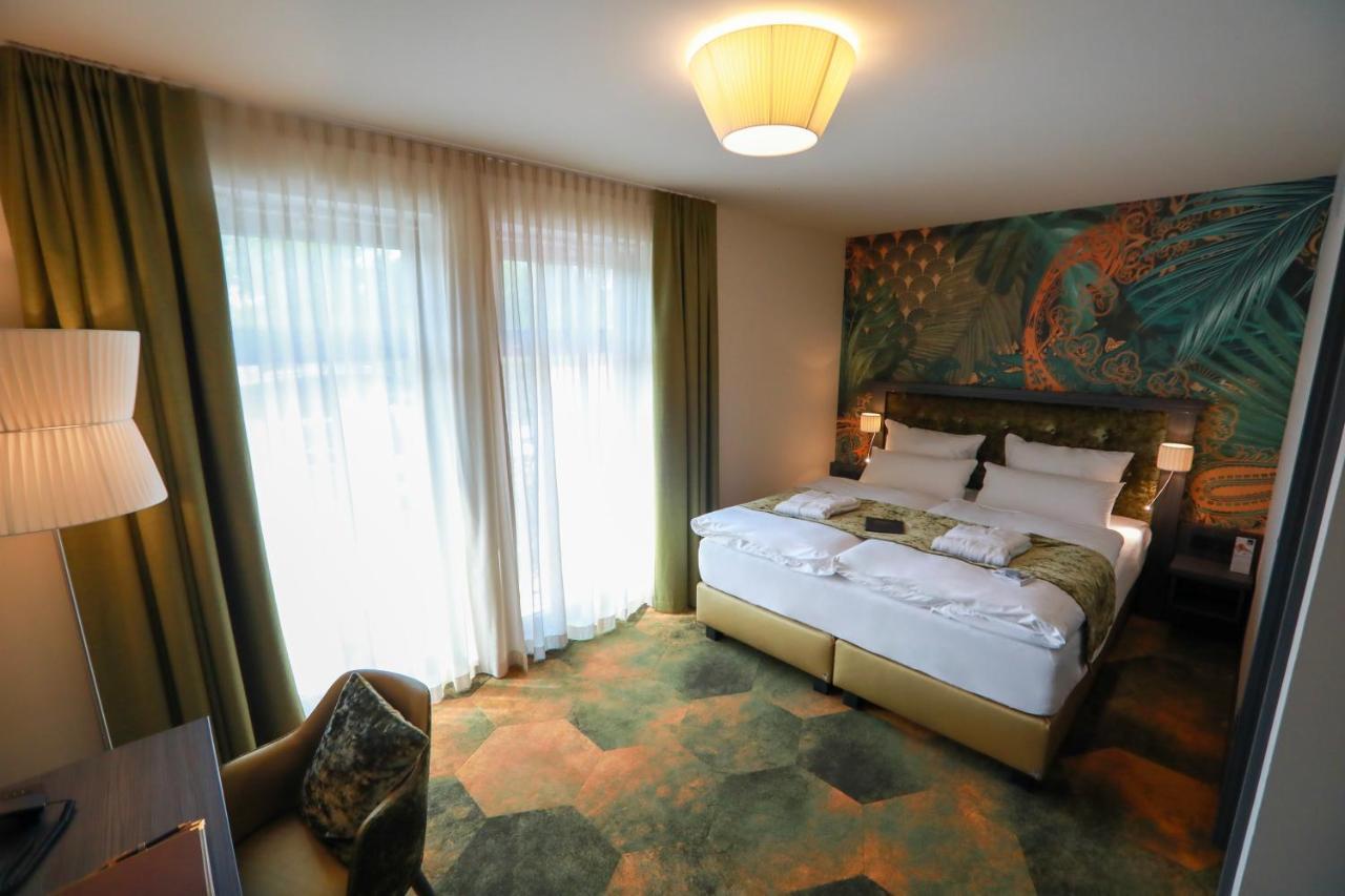 Spree. Hotel Am Hafen Luebbenau Exterior photo