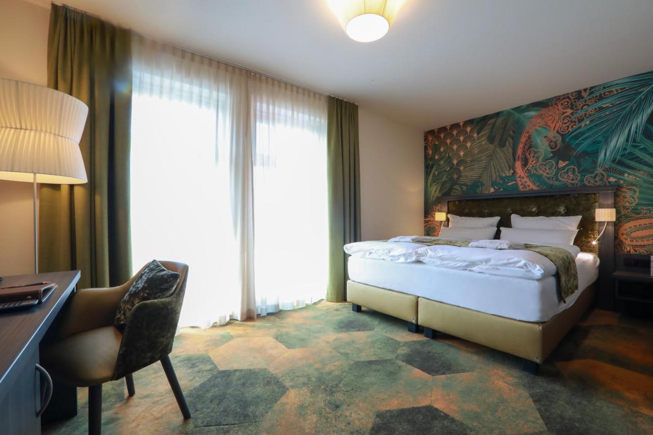 Spree. Hotel Am Hafen Luebbenau Exterior photo